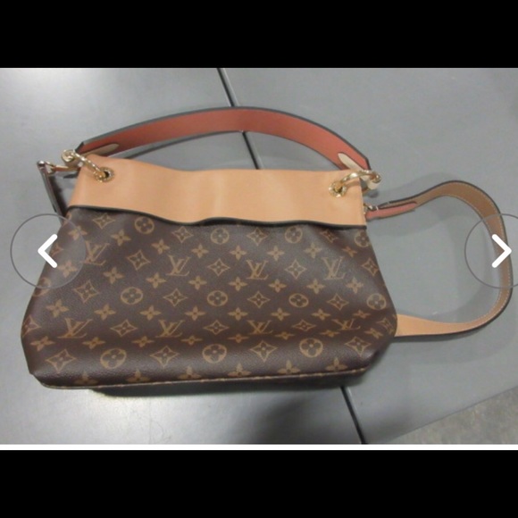 Louis Vuitton Tuileries Besace. New Condition! - Picture 4 of 8